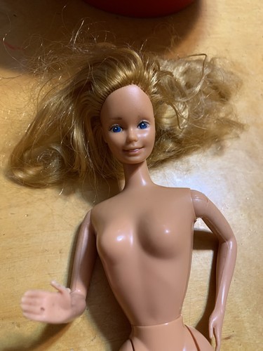 Barbie Vintage 1966 Philippinen blonde Haare Twist Biegung Knie Ohrring A1 - Bild 1 von 8