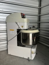 Univex Spiral Mixer 70 Quart Immaculate Condition Made In Italy Model SSL50