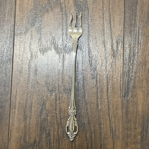 Oneida Raphael 27 COCKTAIL FORKS Distinction Deluxe Flatware Lot Hors D’oeuvre ￼ - Picture 4 of 6