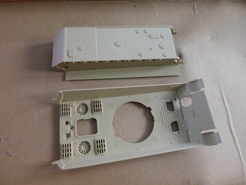 KIT TORRETA PRODUCCIÓN TAMIYA KING TIGER 164 CASCO SUPERIOR Y CHASIS ESCALA 1/35 - Imagen 2 de 2