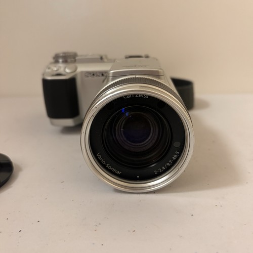 Sony DSC-F717 Cyber Shot 5.0 MP Digital Camera 10X Zoom TESTED Works- NO BATTERY - Picture 5 of 11