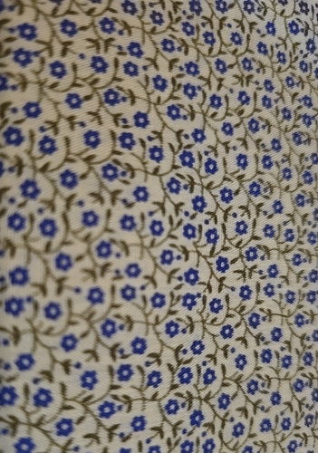 31 Pieces Cotton 10"× 9.5" Cream W/ Blue Brown Floral Factory Remnants Sewing - Picture 2 of 4