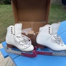 Jackson Woman  s White Figure Skates Size 4B W/ Ultima Mirage Blades 8 3/4