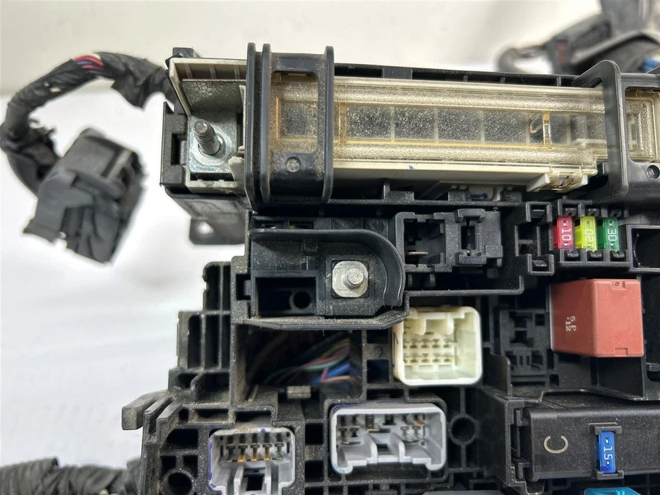 Caja de fusibles de motor Scion TC 2011-2013 OEM Foto 4 de 4