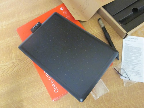 Pre-owned Wacom tablet in working condition. - Picture 7 of 11