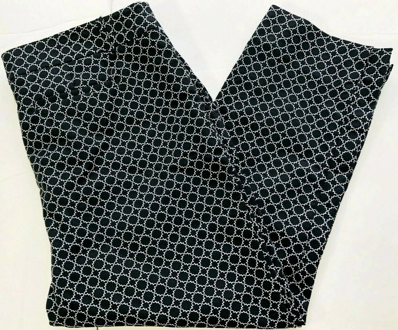 HILARY RADLEY pants size 8 black Stretch Capri 34” Waist slim leg (de18)