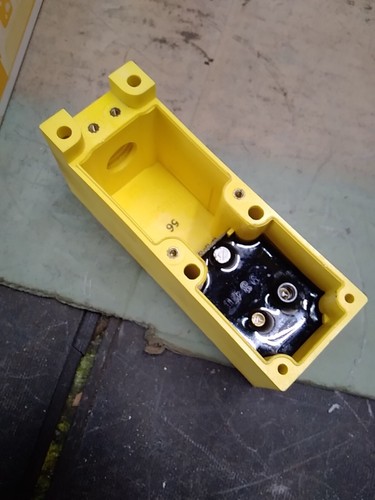 Banner Engineering Multi-Beam Scanner Block - Picture 6 of 6
