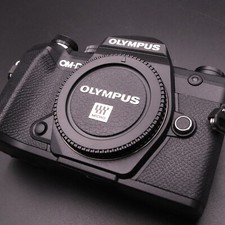 Olympus OM-D E-M5 Mark III schwarz nur Gehäuse - NEUWERTIG Auslösungen 3143 -...