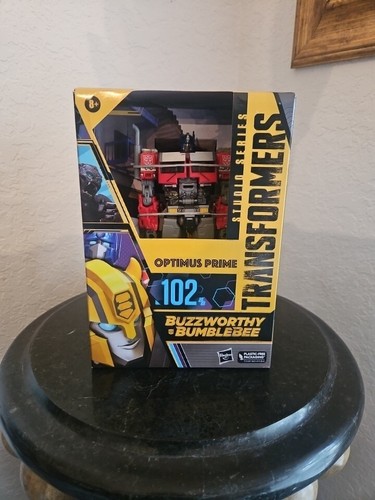Transformers Studio Series Buzzworthy Bumblebee OPTIMUS PRIME Target Exclusive - Picture 1 of 6
