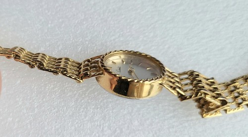 Vintage Limit quartz gold plated women's dress watch. - Picture 4 of 8