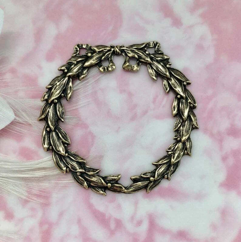 Laurel 2024 antique jewellery