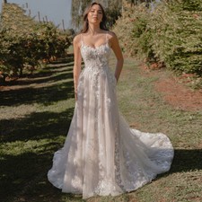 Boho A-Line Wedding Dresses Sweetheart Neck Backless Lace Flowers Bridal Gowns