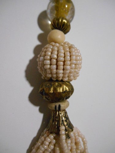 VTG AVENUE Multi Strand Beige Glass Micro Bead Bone Stone & Metal Necklace 28" - Picture 5 of 8