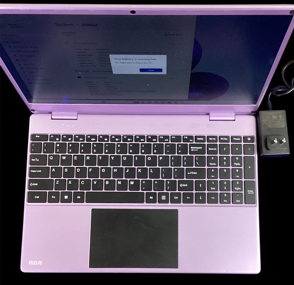 Laptop RCA RWNP41524 128 GB 4 GB Intel Pentium 1,10 GHz Win 11 Home púrpura Foto 3 de 4