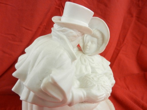 Vintage Dept Department 56 8" Bisque Ornate Christmas Figurine Skating Couple - Picture 6 of 13