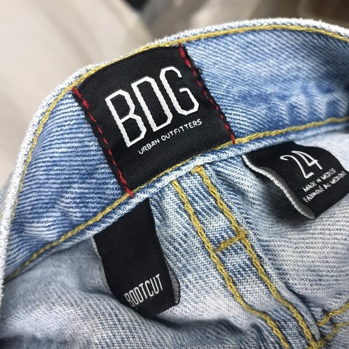 BDG Urban Outfitters Women's Mid-Rise Bootcut Jean Distressed Denim Size 24 - Picture 6 of 7