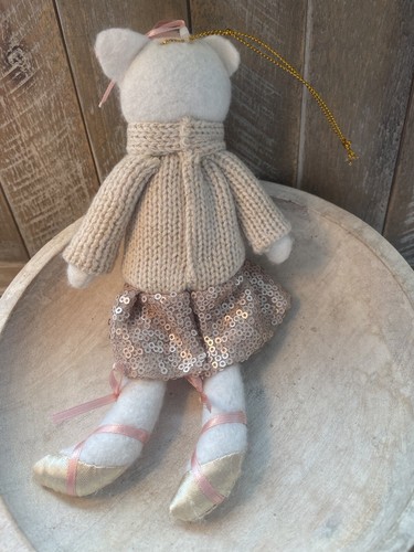 Weißer Plüschbär im Party Pailletten Kleid & Ballerina in Hausschuhen 8 Zoll Ornament weich - Bild 4 von 5