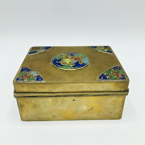 Chinese Hinged Enameled Brass Box ca 1900 Repousse Panels Cloisonné Butterfly - Picture 2 of 12