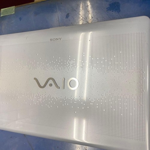 Sony Vaio VPCEB49FJ Core i5-M480 2.67GH HDD 250GB RAM 8GB 15.5 Inch Win 11 - Picture 1 of 8