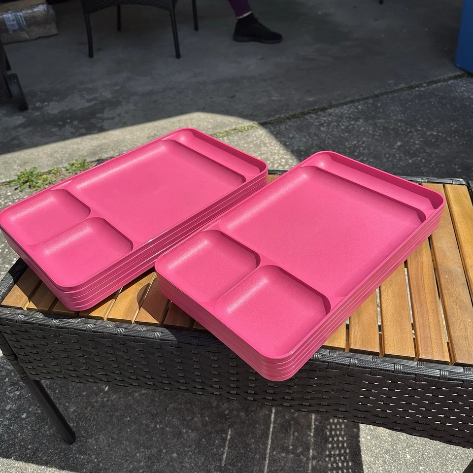 Vintage Tupperware Divided Dining Trays and Cups, Set Of 15 Pieces - Image 3 of 4