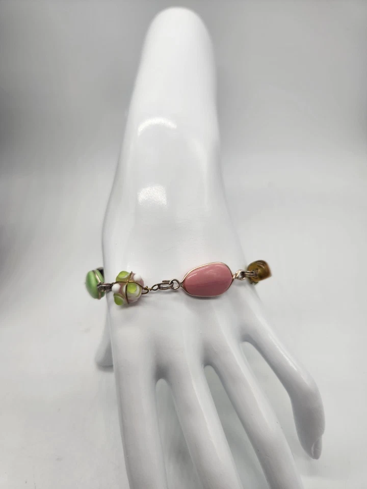 Abajur artesanal pulseira de contas de vidro e esmalte rosa verde âmbar boho fio envolto - Imagem 2 de 4