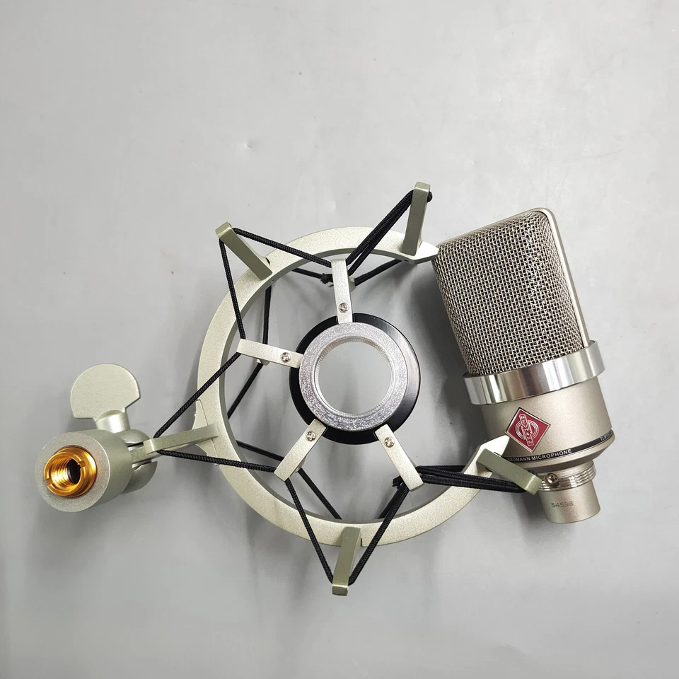 Juego de estudio de micrófono condensador de diafragma grande TLM 102 Neumann con montaje amortiguador Foto 4 de 4