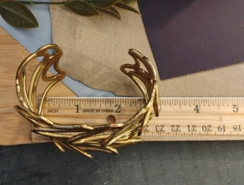 ARTISTIC! Unsigned Gold Tone Molten Metal Openwork Bypass Design Cuff Bracelet! - Picture 4 of 10