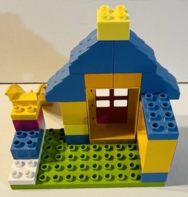 DA8 Lego Duplo 10606 Doc McStuffins  Backyard Clinic 99% Complete Retired Set