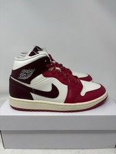 Tenis para mujer Air Jordan 1 Mid BQ6472-119 blanco rojo vela hibisco talla
