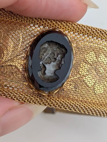 PULSERA DE COLECCIÓN INTAGLIO HEMATITA CAMAFEO/MALLA EN RELIEVE tono dorado negro 7 pulgadas B4 - Imagen 11 de 15