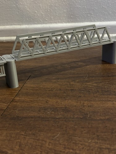 HO SCALE TRUSS BRIDGE 30 Inches Long, 2 1/4 Inches To Base And 2 Inches Wide - Picture 3 of 8