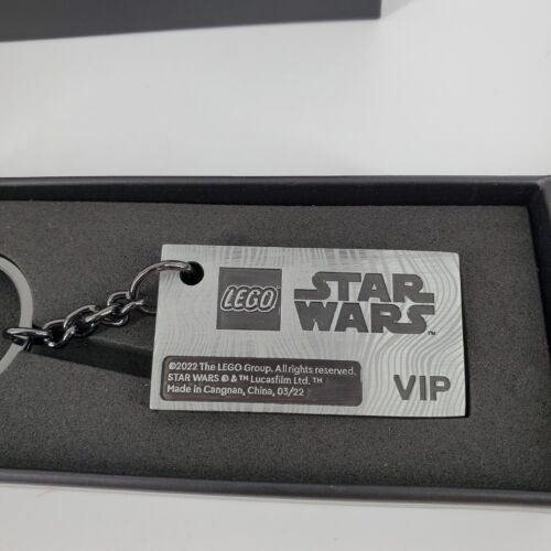 Lot Star Wars Mandalorian Beskar VIP GWP Keychain & Lego Polybag AT-ST 30495 - Picture 4 of 9