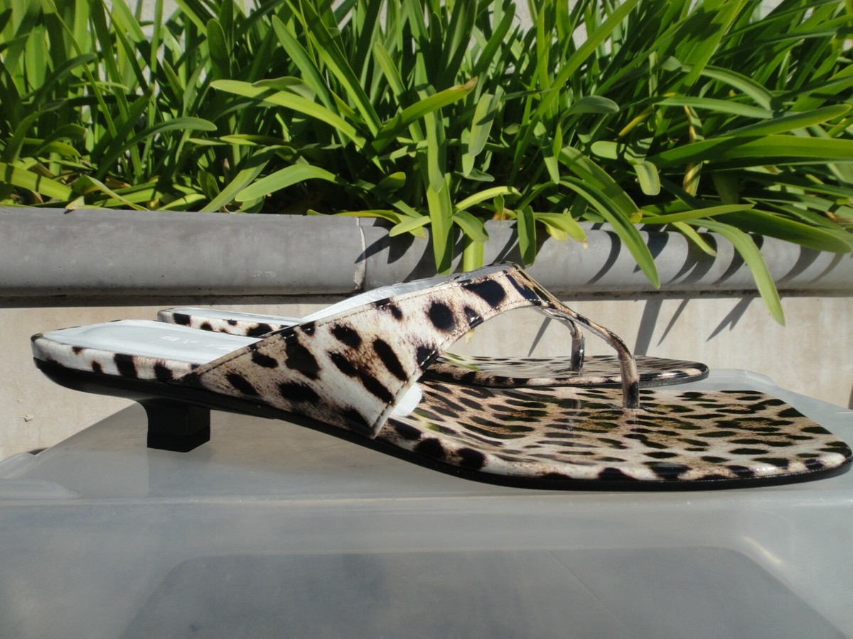 サンダル・ミュール BY FAR Light Green Leather Flick Mules KENSINGTON WEDGE MULE Gold Crystal Mule Heel by KURT GEIGER