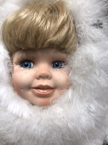 Vintage Porcelain Angel Doll White Feather Wings Blonde - Foto 2 di 11