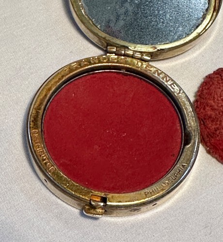Vintage Frances Denney Gold-Tone & Enamel w/Rose Round Rouge Compact - Imagen 9 de 18