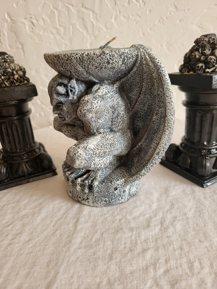 Vela de gárgola con pilares Foto 2 de 4