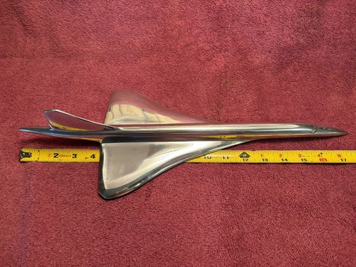 DESKTOP SUPER SONIC TRANSPORT MODEL W/ STAND, POLISHED ALUMINUM 18” LONG - Picture 2 of 9
