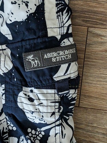 VTG Abercrombie & Fitch Men's Navy White Floral Cargo Swim Trunks - 34 (36) - Picture 4 of 13