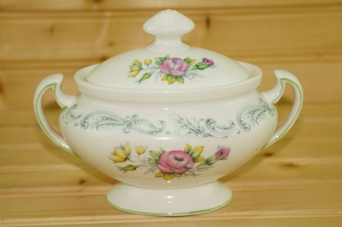 Royal Doulton Chantilly Rose Sugar Bowl, 3 3/8"  and Lid - Picture 1 of 7
