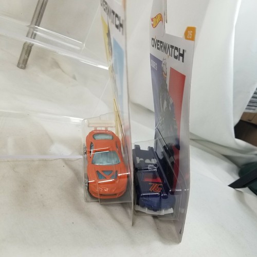 2 Hot Wheels OverWatch Tracer & Soldier 76 NUOVO - Foto 10 di 10