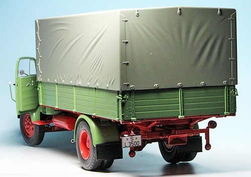 Nuovo modellino camion Schuco Mercedes Benz L3500 1950 1:18 verde 0501 KidBX - Foto 5 di 9