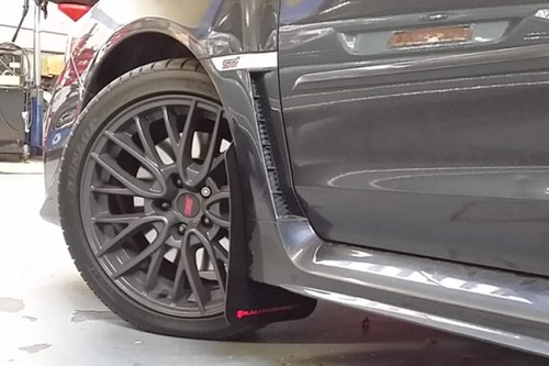 Armadura de rally para Subaru WRX/STI 15-21 (SOLO sedán) guardabarros UR negro con logotipo rojo - Imagen 9 de 21