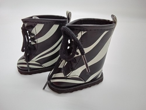 Botas cebra blancas y negras para ropa de muñeca de 18" - Imagen 1 de 3