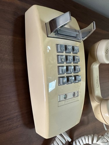 Vintage Western Electric Wall Mount Push Button Corded Landline Phone Beige - Zdjęcie 7 z 9