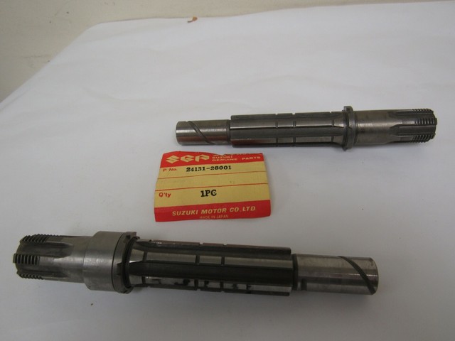 Suzuki 73-75 tm100 tm125 rm125 nos drive shaft 24131-28001 YOU GET 2