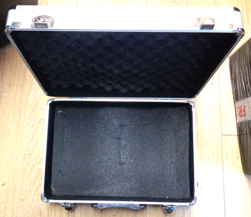 JP Alloy transmitter storage case for 1 transmitter will need some foam - Picture 5 of 5