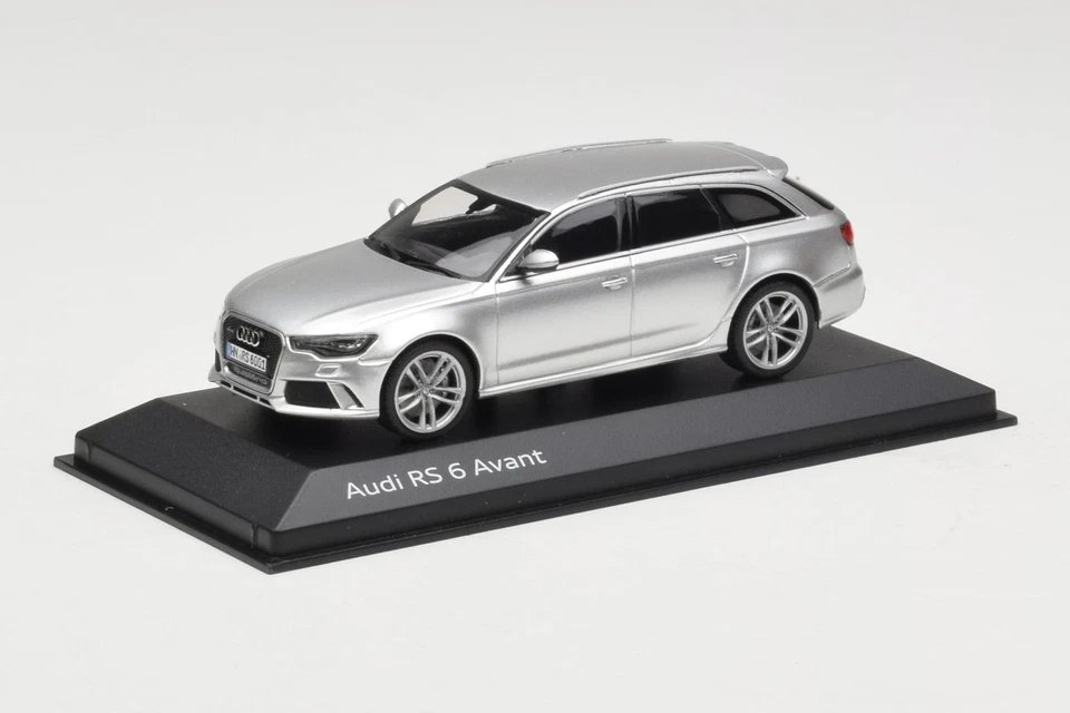 5011216213 Audi RS6 C7 Avant Prisma Silver Minichamps 1/43 - Image 2 of 4