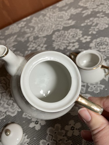 Meito China Tea Pot and Sugar Set Gold Trim White Hand Painted Made in Japan - Picture 9 of 14