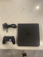 PS4 Slim 