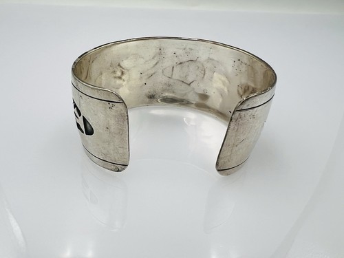 Vintage Indianer Hopi Hand geschnitzte Bärentatze Overlay Silber Armband - Zdjęcie 6 z 9